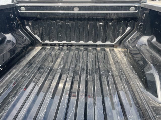 Used 2024 Chevrolet Colorado W/T w/ Safety Package AWD/4WD image 12