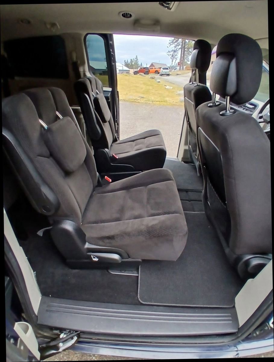 Used 2014 Dodge Grand Caravan SE w/ Quick Order Package 29E SE image 12