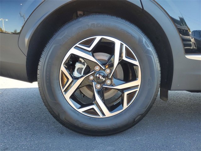 Used 2023 Kia Sportage LX image 7