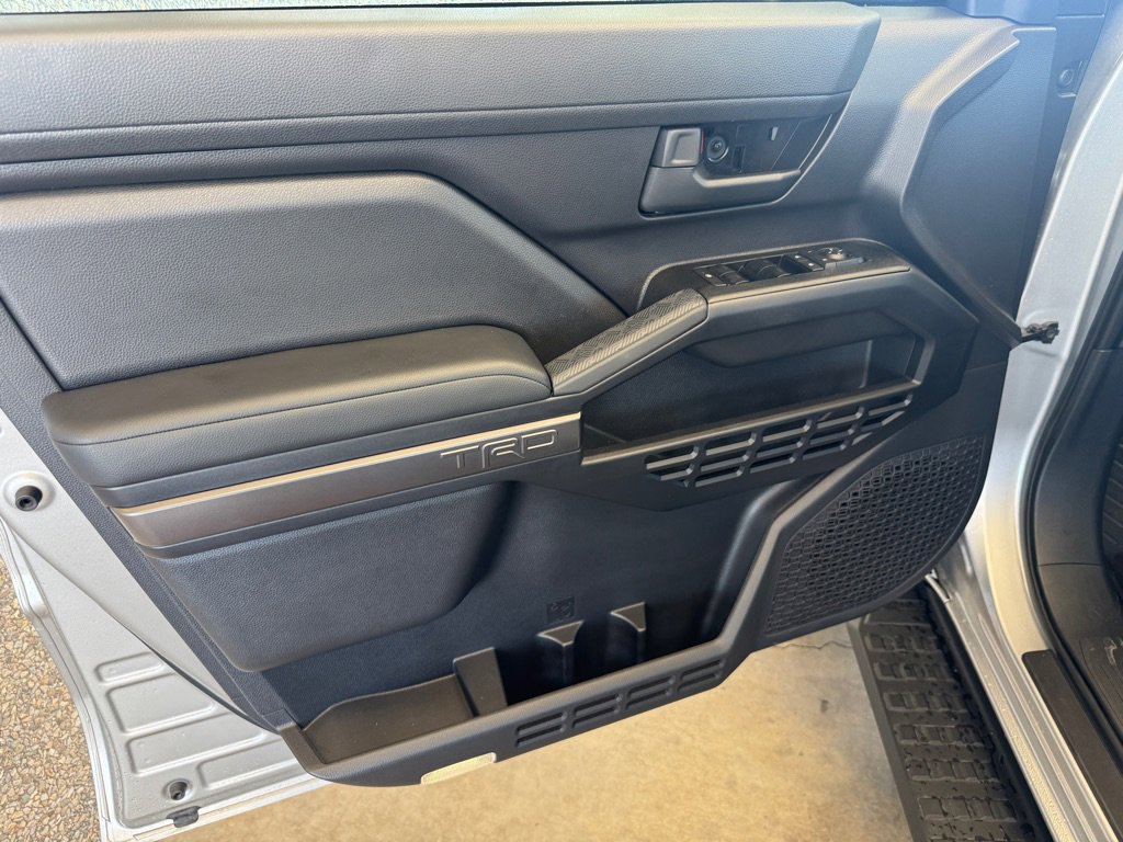 Used 2025 Toyota 4Runner TRD Off-Road image 6