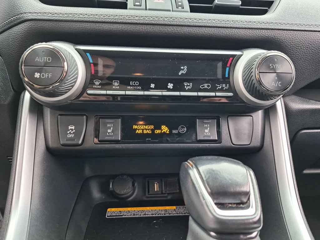 Used 2021 Toyota RAV4 XLE Premium AWD/4WD image 26