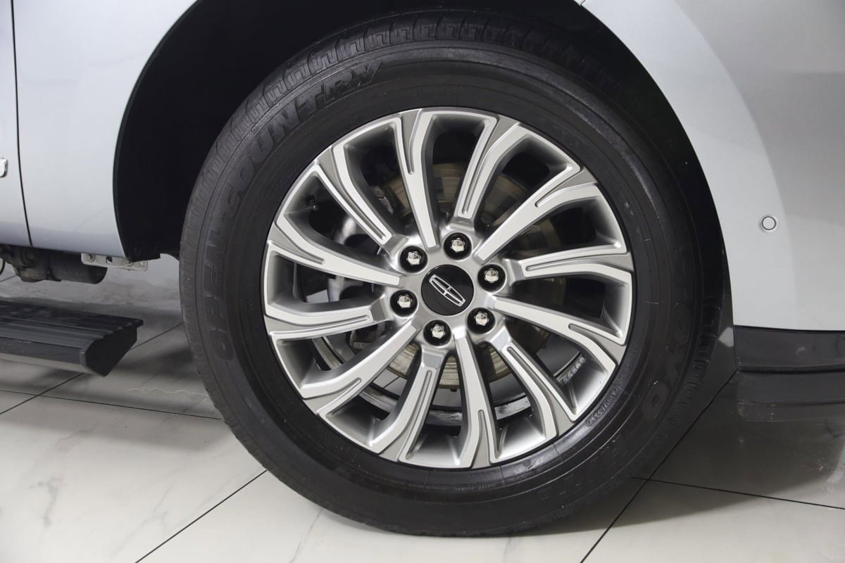Used 2024 Lincoln Navigator L 4WD image 16