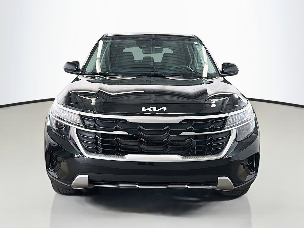 Used 2025 Kia Seltos LX AWD/4WD image 3