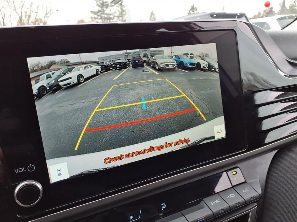 Used 2025 Toyota Camry LE image 29