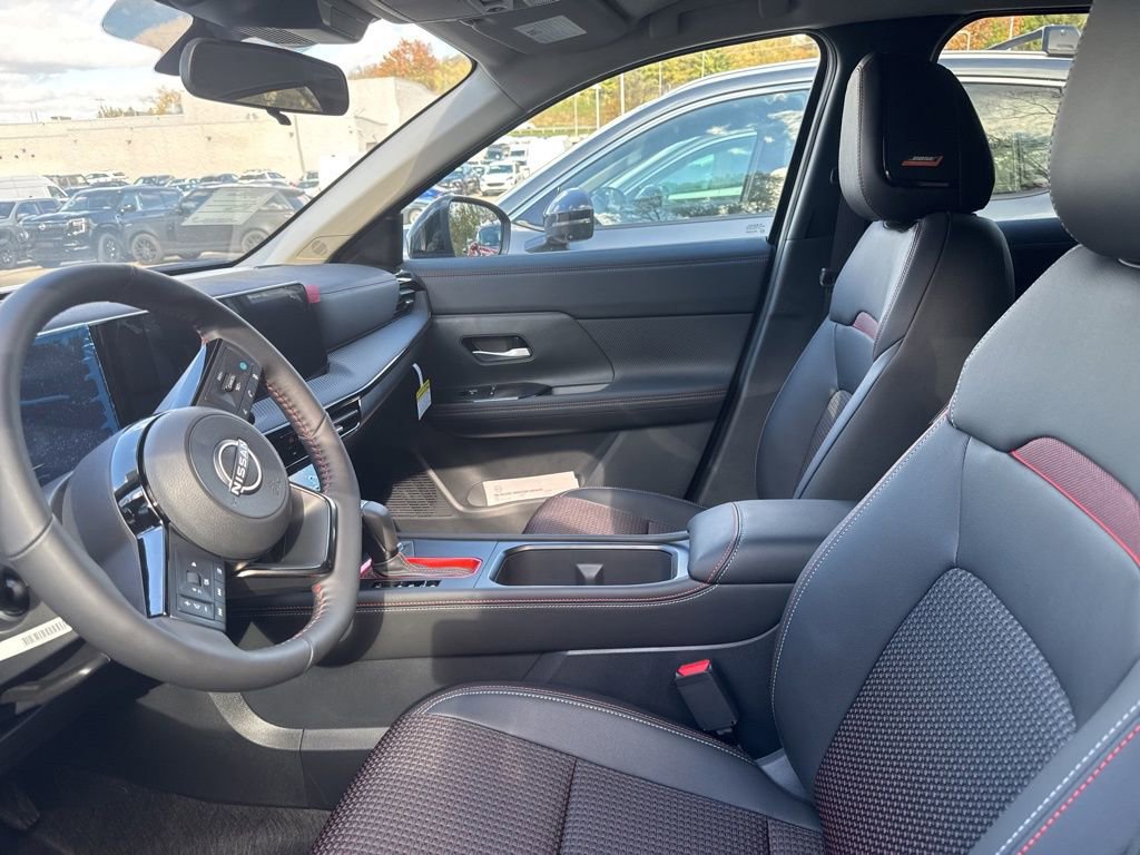 New 2026 Nissan Kicks SR w/ SR Premium Package AWD/4WD image 13