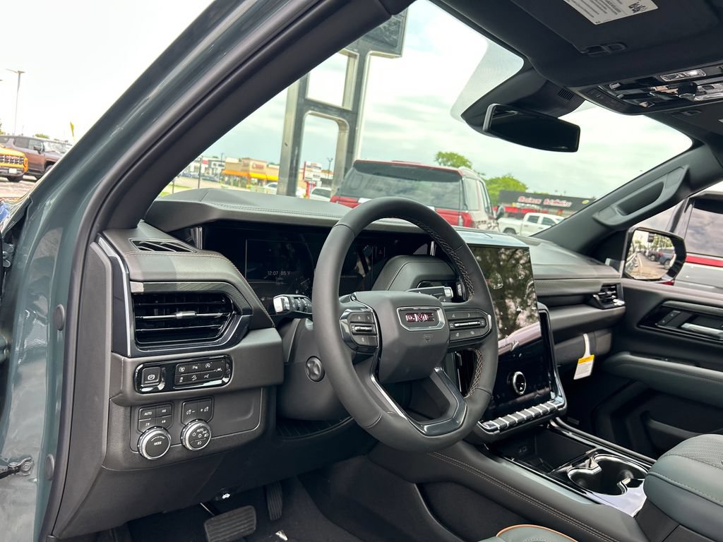 New 2026 GMC Yukon XL AT4 AWD/4WD image 19