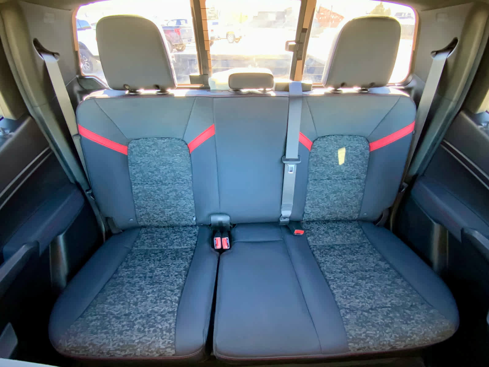 Used 2024 Chevrolet Colorado Z71 w/ Z71 Convenience Package 2 image 33