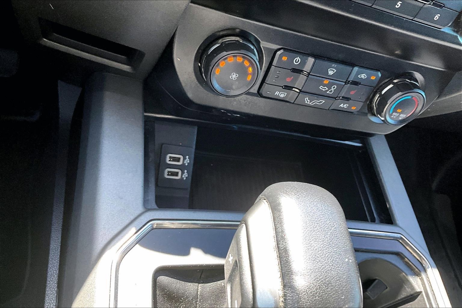 Used 2019 Ford F150 Raptor w/ Equipment Group 801A Mid image 17