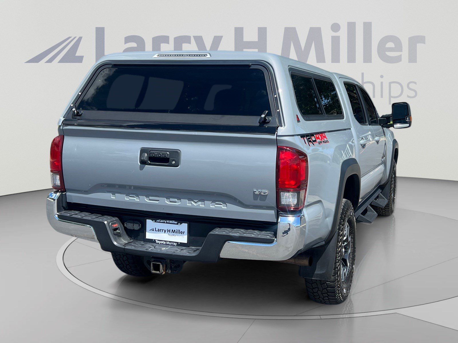 Certified 2019 Toyota Tacoma TRD Off-Road AWD/4WD image 5