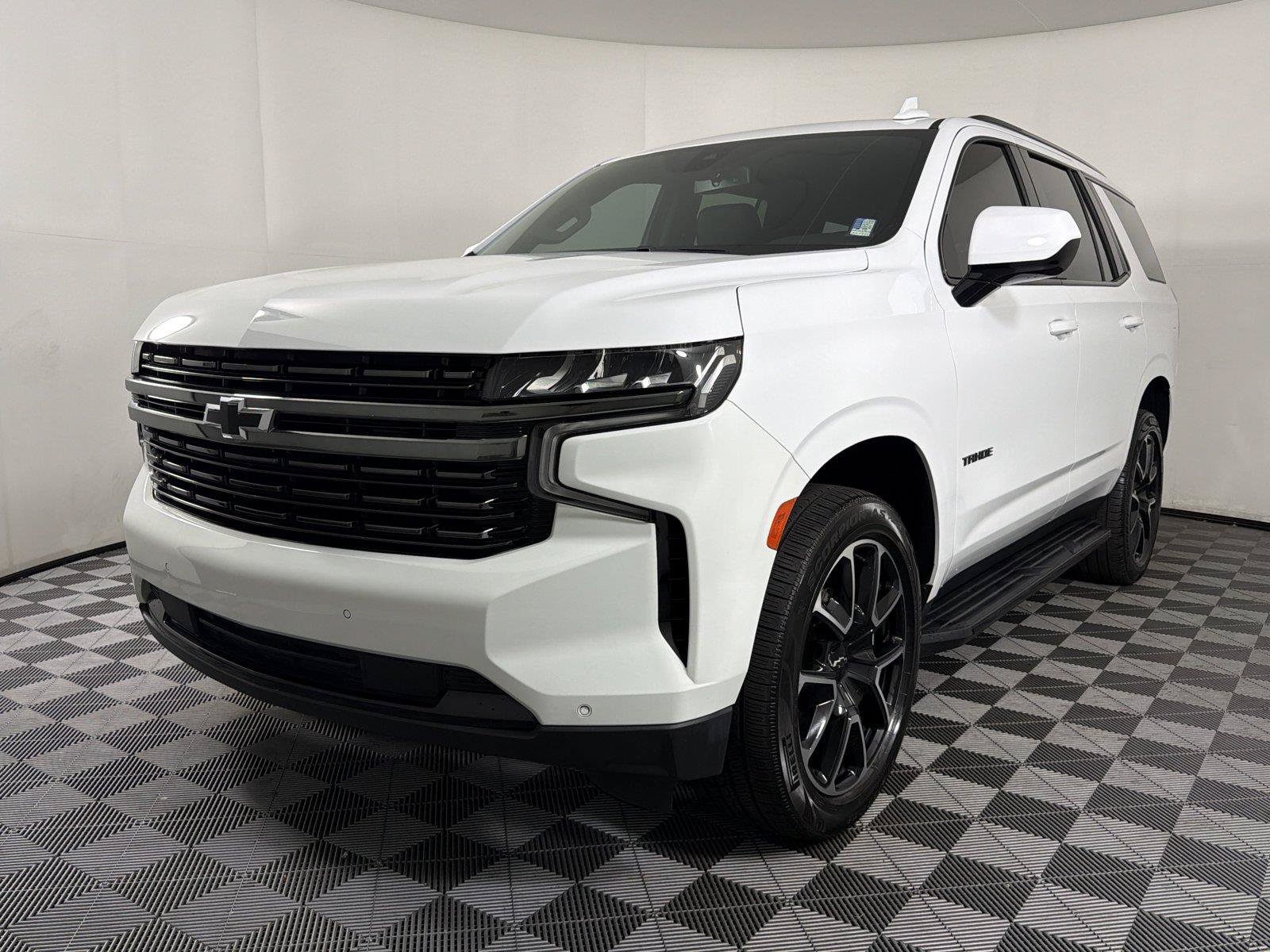 Used 2022 Chevrolet Tahoe RST RWD image 3
