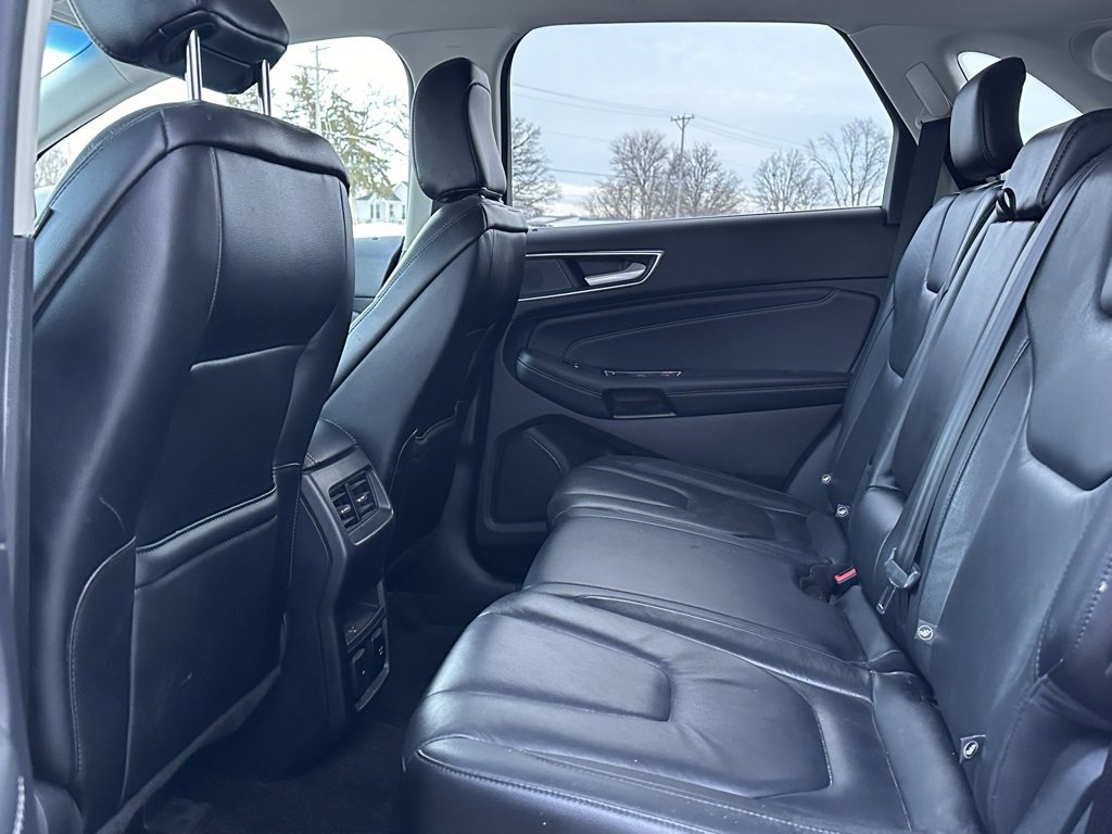 Used 2020 Ford Edge Titanium image 12