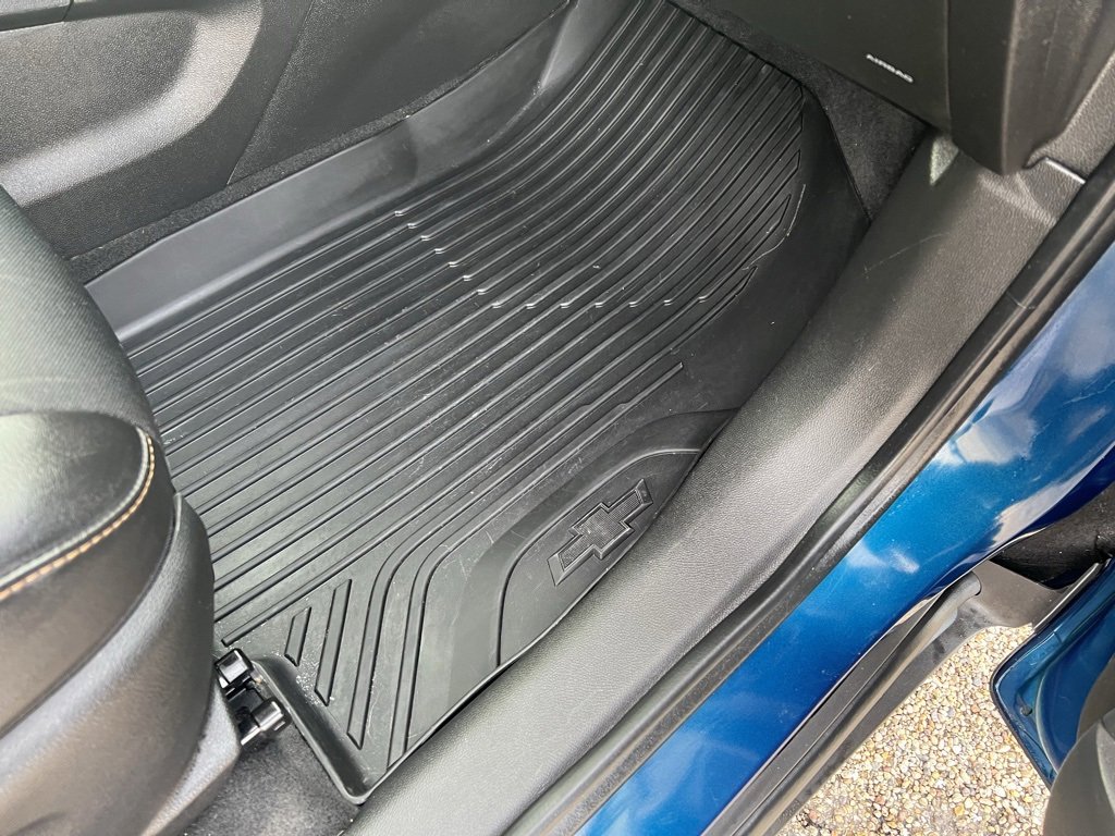 Used 2020 Chevrolet Trax LT w/ LT Convenience Package image 12