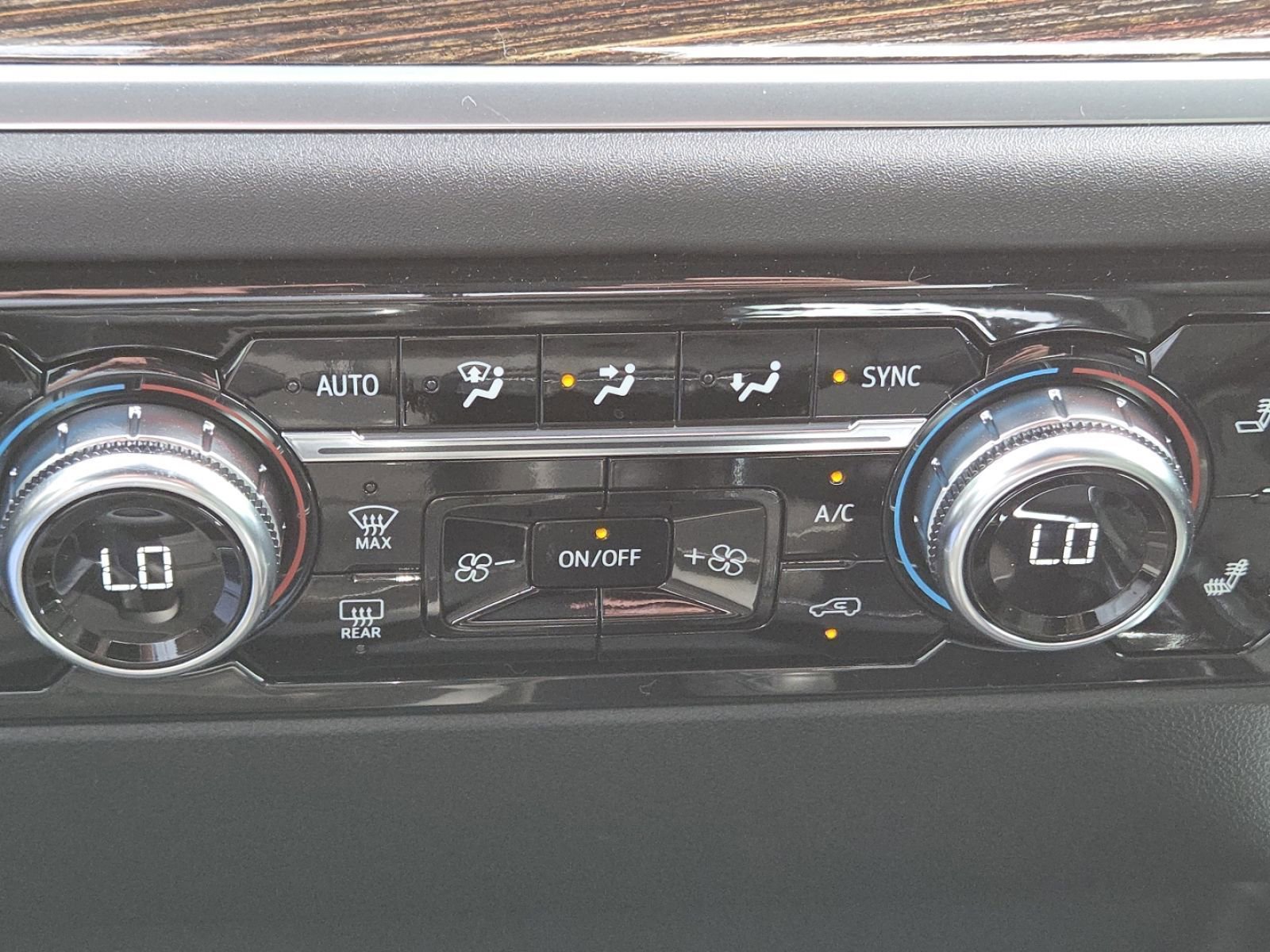 New 2026 GMC Sierra 1500 Elevation w/ Elevation Premium Package image 36