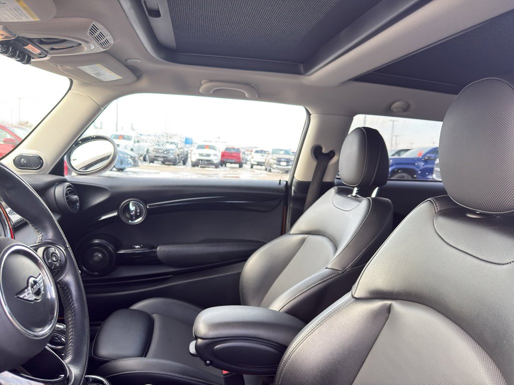 Used 2017 MINI Cooper S image 28