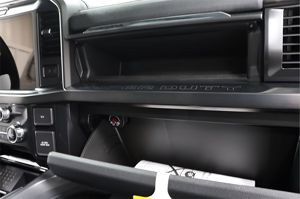 New 2026 Ford F350 Lariat w/ Black Appearance Package image 30