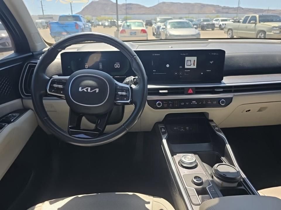 Used 2025 Kia Sorento EX image 8