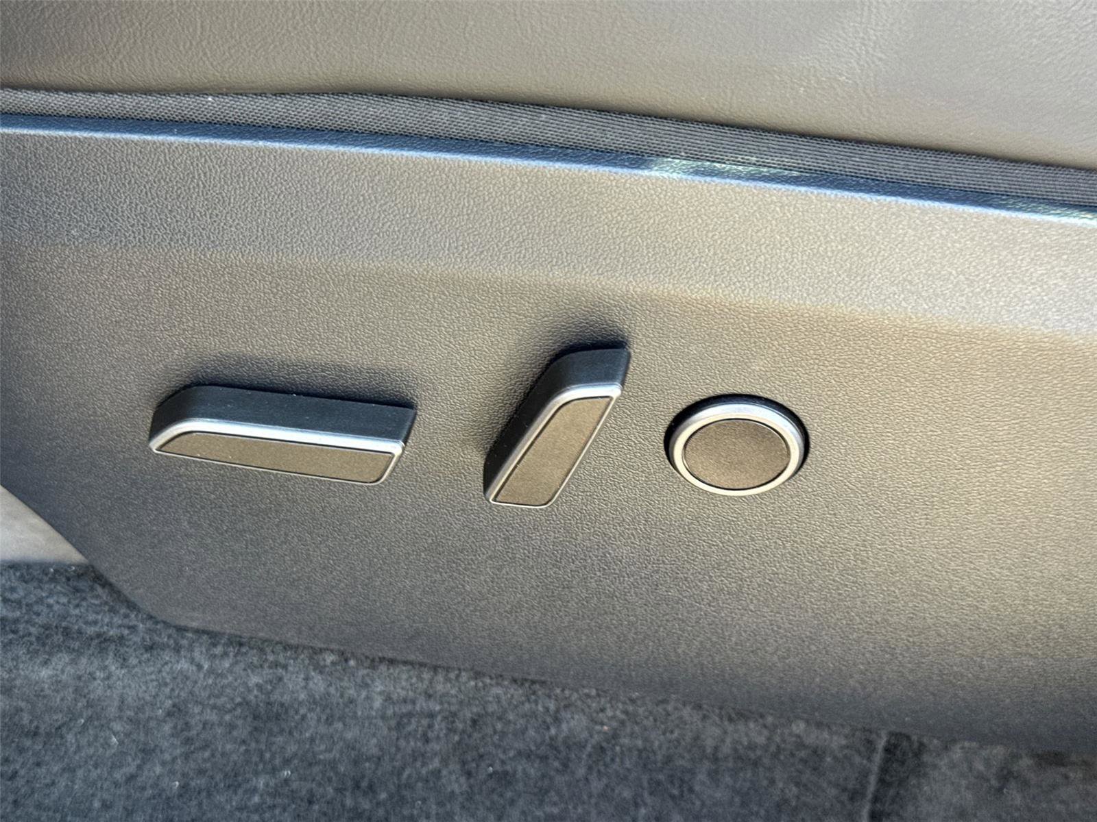 Used 2024 Tesla Model Y Long Range image 29