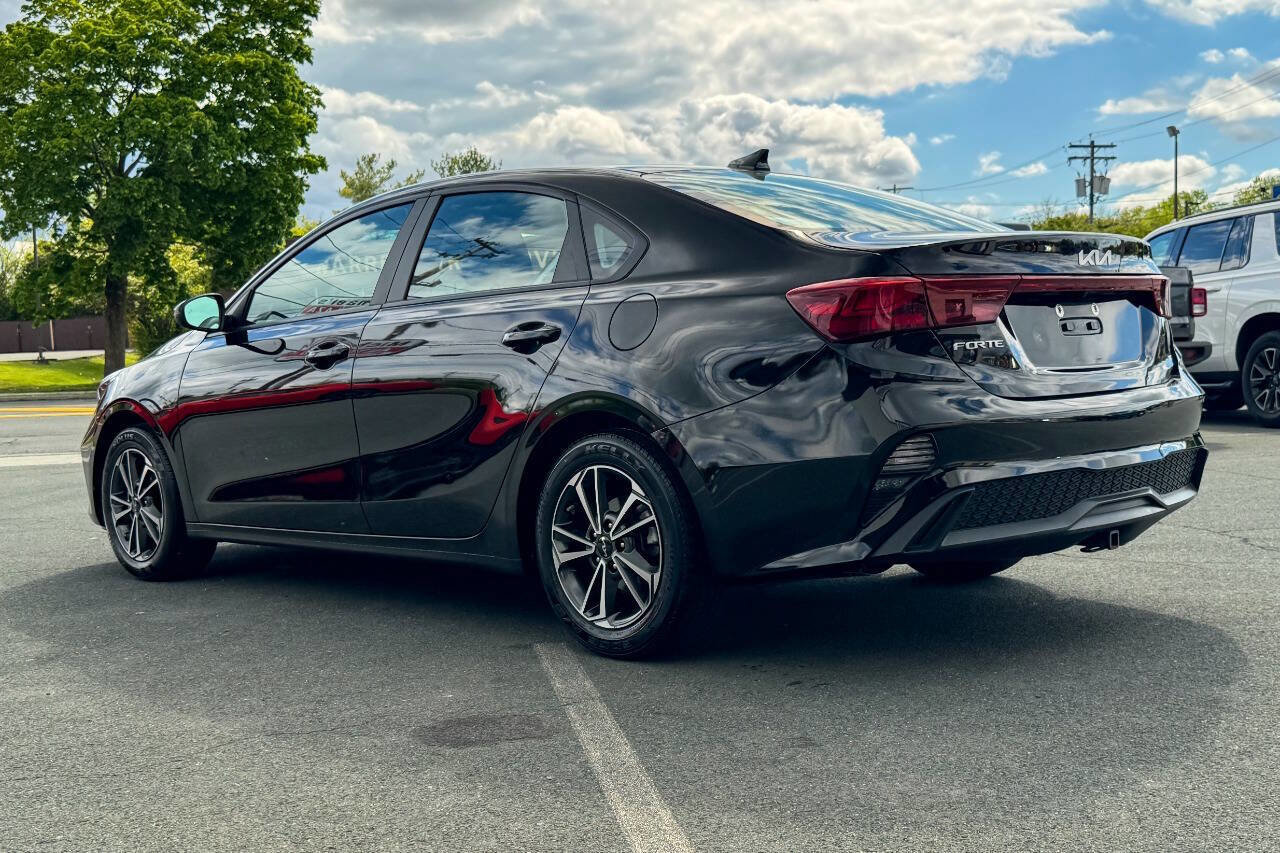 Used 2022 Kia Forte LXS w/ LXS Technology Package FWD image 6