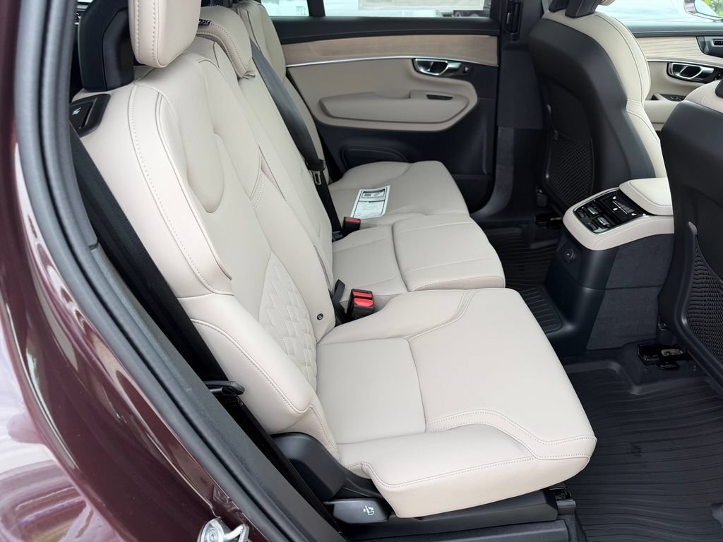 New 2026 Volvo XC90 T8 Plus w/ Protection Package Premier AWD/4WD image 11