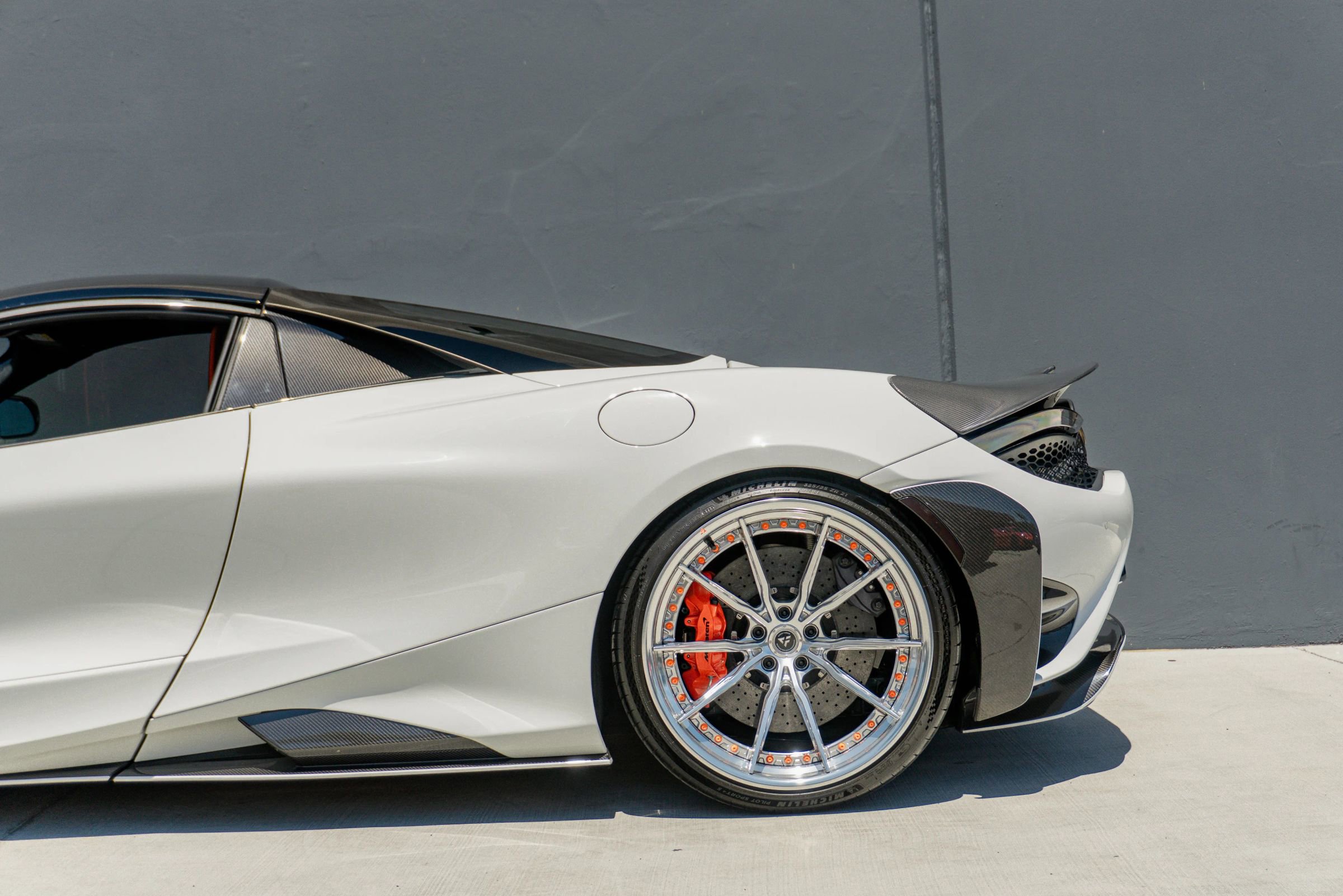 Used 2022 McLaren 765LT RWD image 24