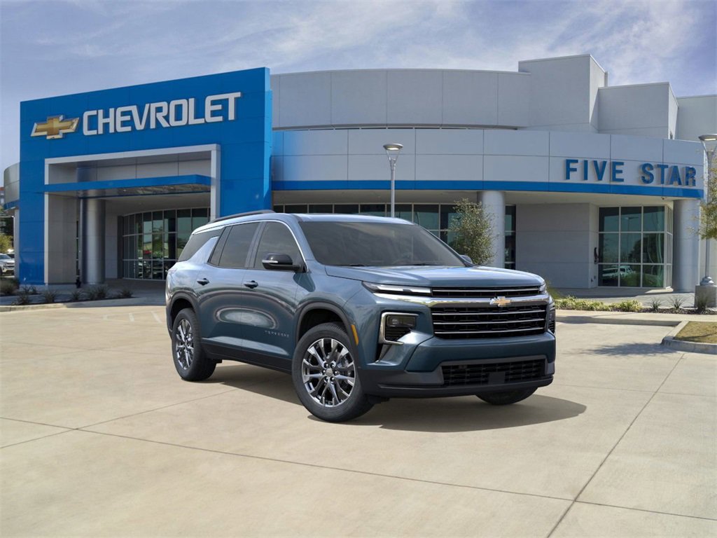 New 2025 Chevrolet Traverse LT w/ Sun and Wheel Package