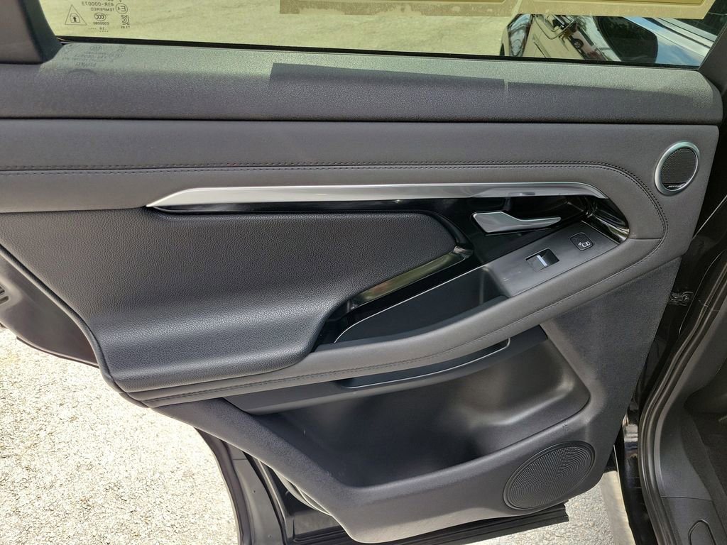 Used 2020 Land Rover Range Rover Evoque SE image 16