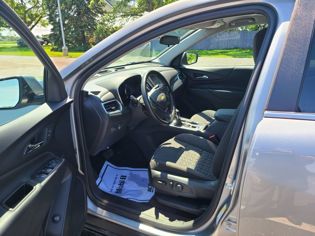 Used 2024 Chevrolet Equinox LT AWD/4WD image 22