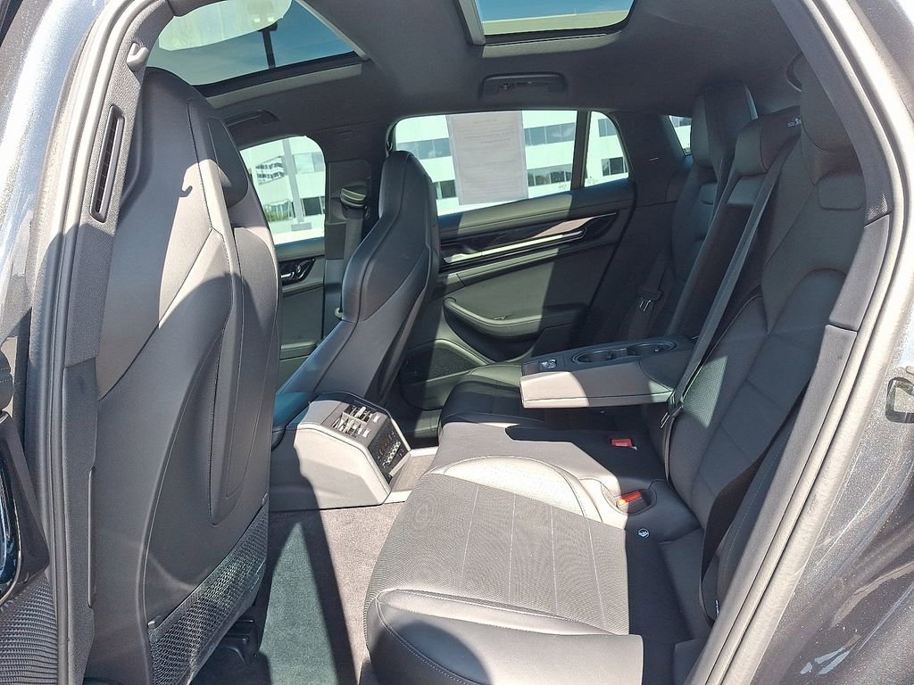 Certified 2024 Porsche Panamera image 12