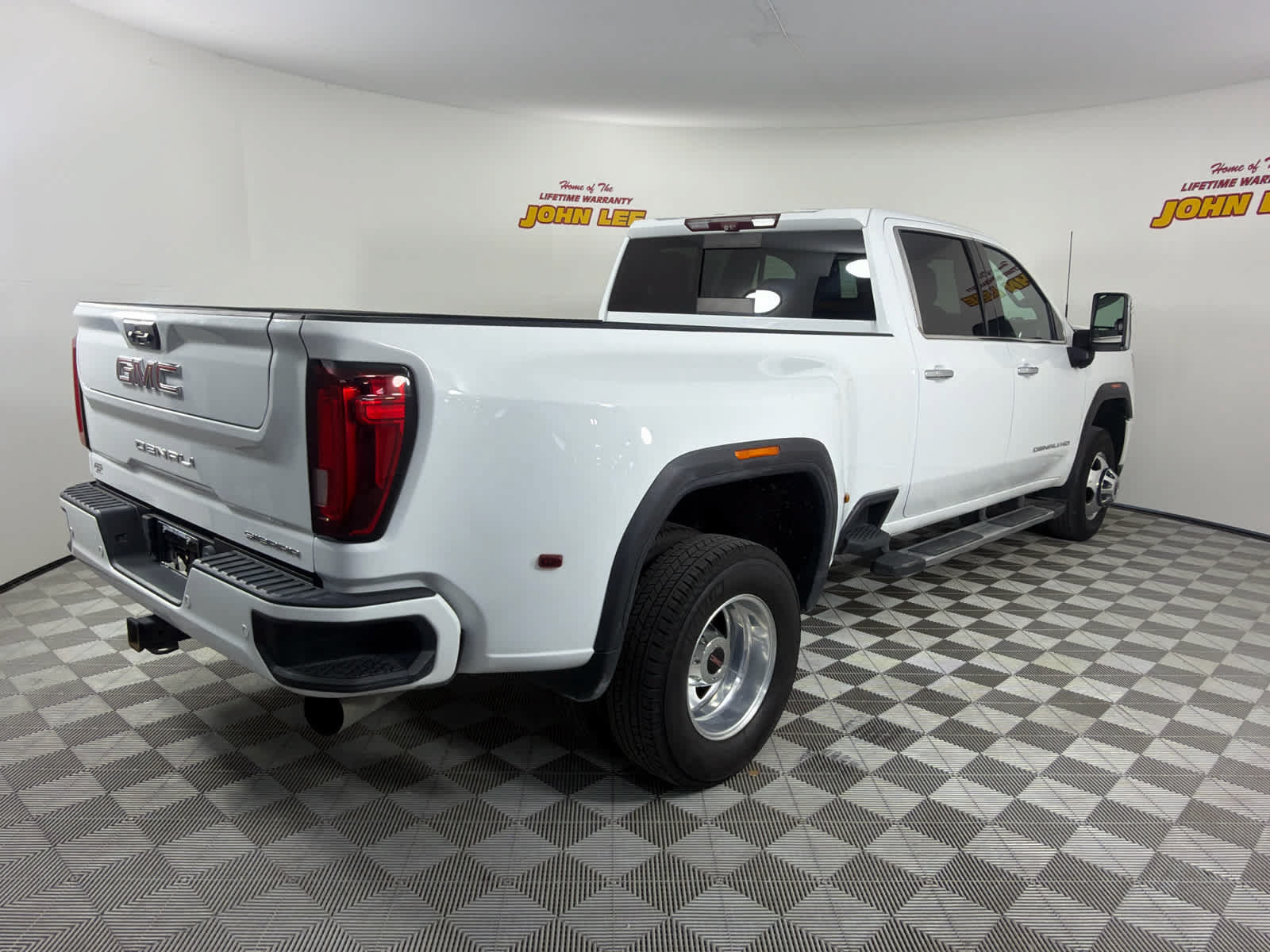 Used 2020 GMC Sierra 3500 Denali w/ Denali Ultimate Package AWD/4WD image 6