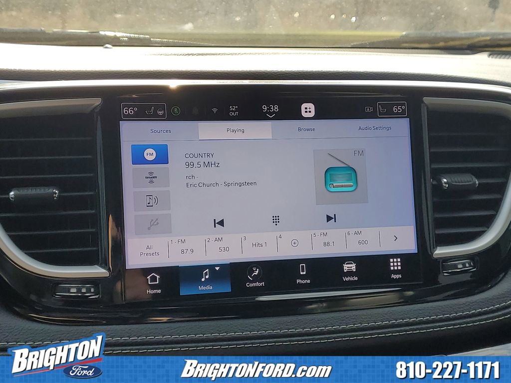 Used 2021 Chrysler Pacifica Touring-L w/ Uconnect Theater Family Group image 24