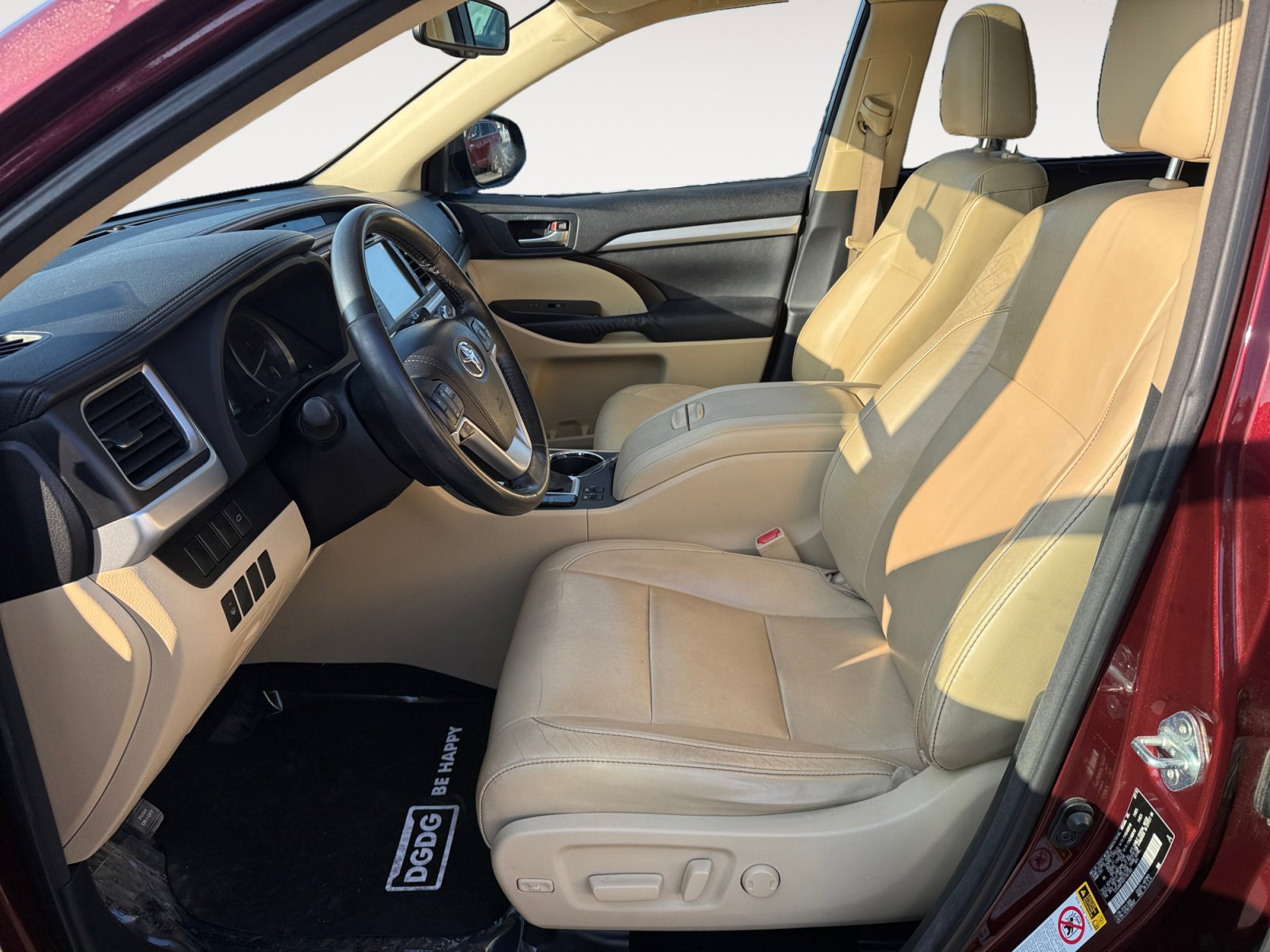 Used 2015 Toyota Highlander XLE image 10