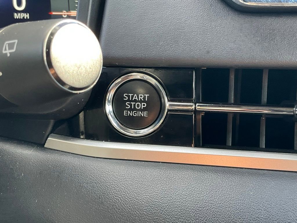 Used 2023 Mitsubishi Outlander SE Black Edition image 9