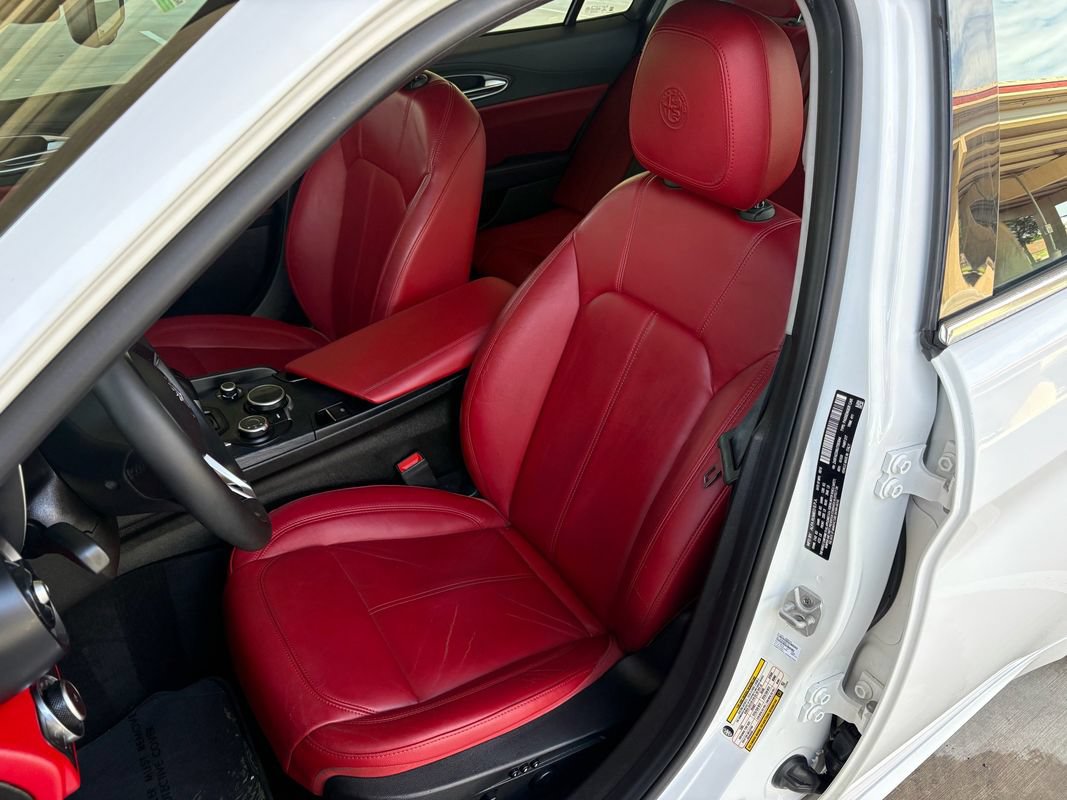 Used 2018 Alfa Romeo Giulia AWD image 19