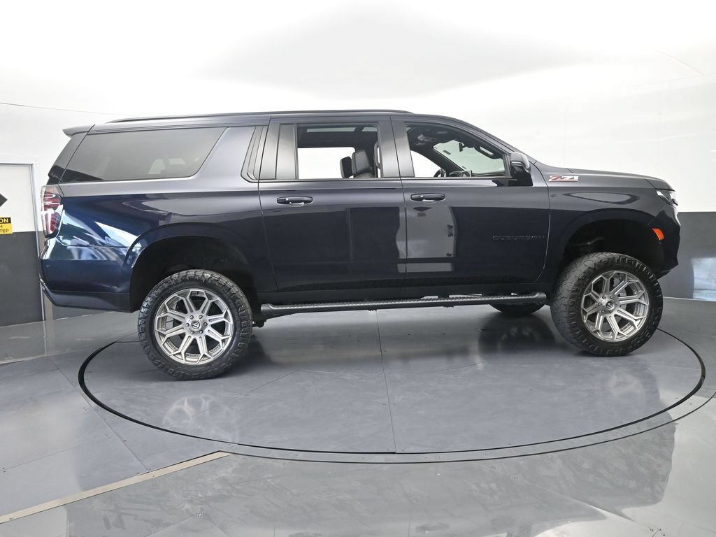 Used 2022 Chevrolet Suburban Z71 w/ Luxury Package AWD/4WD image 7
