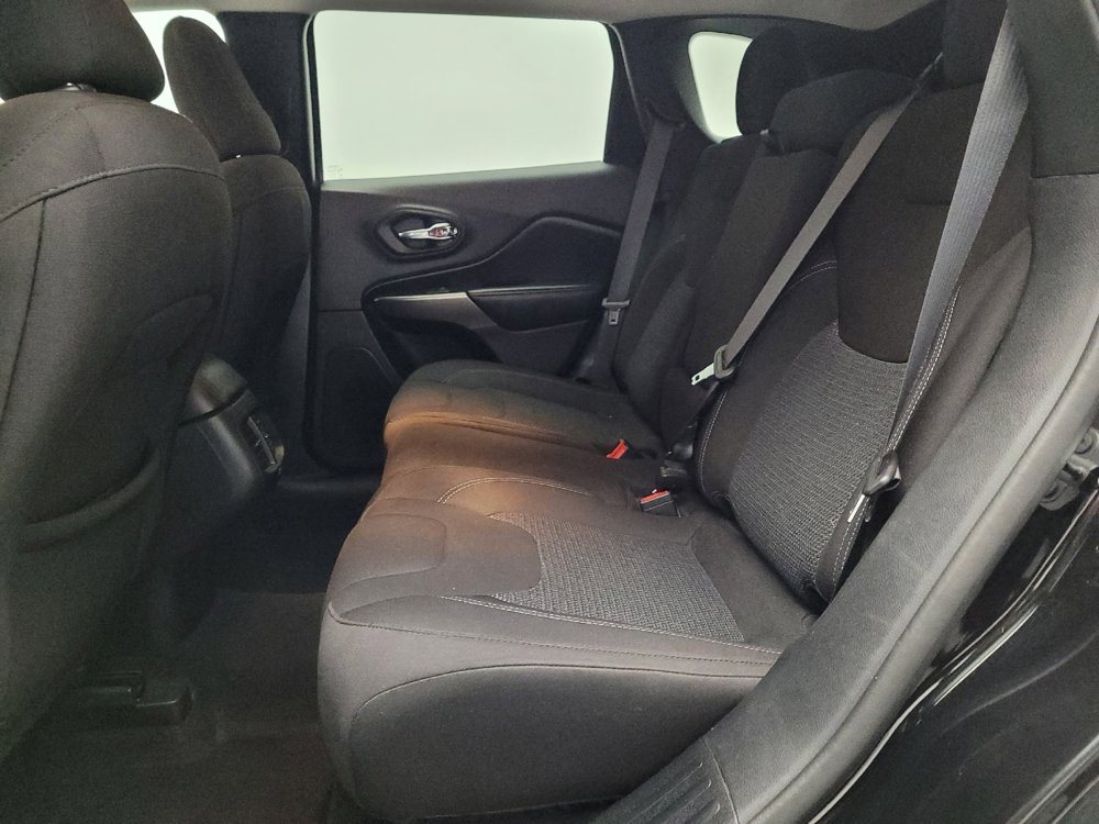 Used 2020 Jeep Cherokee Latitude image 18