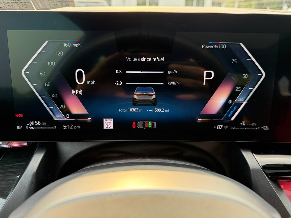 Certified 2025 BMW 550e xDrive w/ Executive Package AWD/4WD image 19