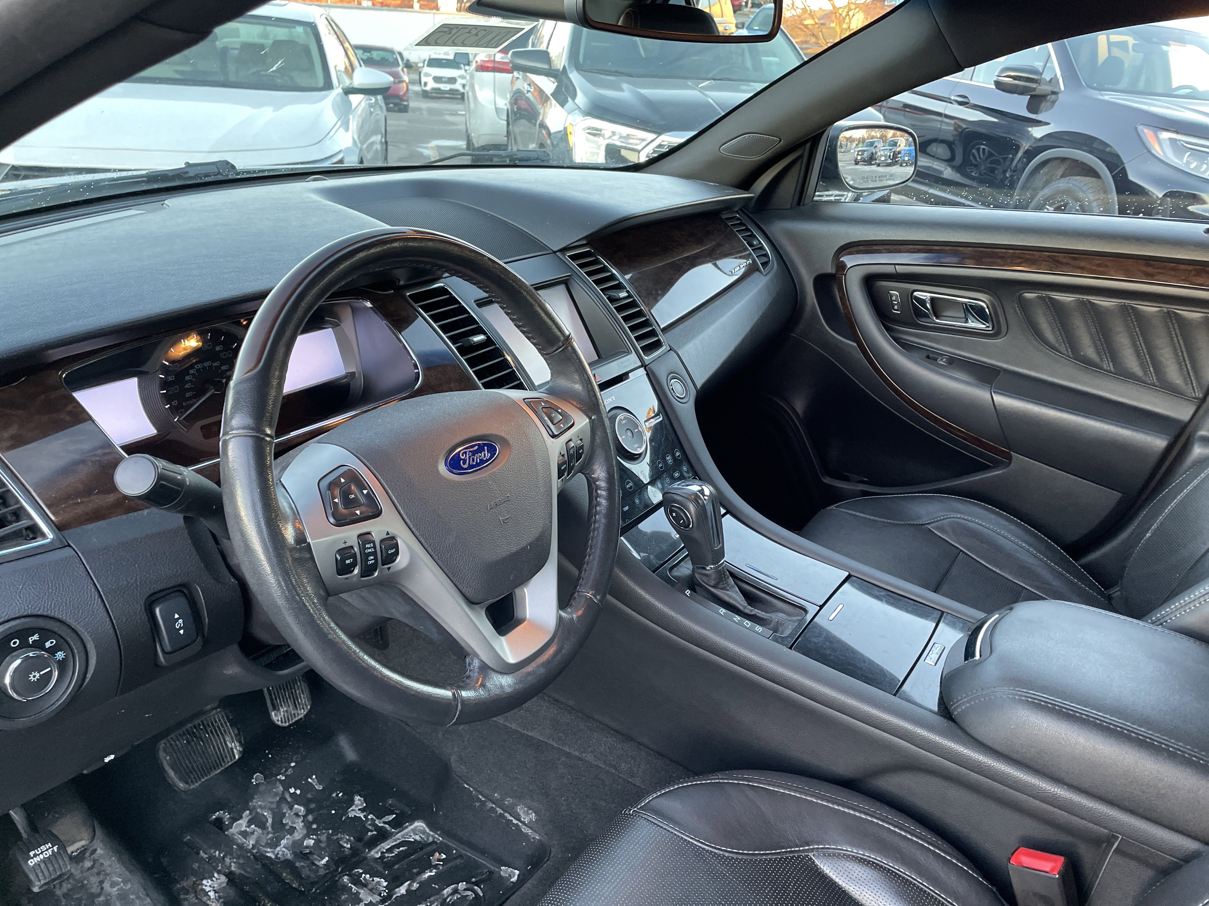Used 2013 Ford Taurus Limited image 10