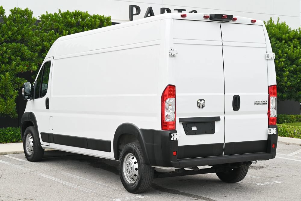 Used 2024 RAM ProMaster 2500 w/ Convenience Group FWD image 5