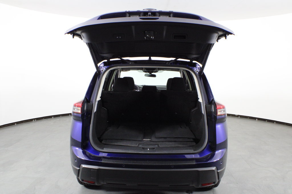Certified 2025 Nissan Rogue SV FWD image 15