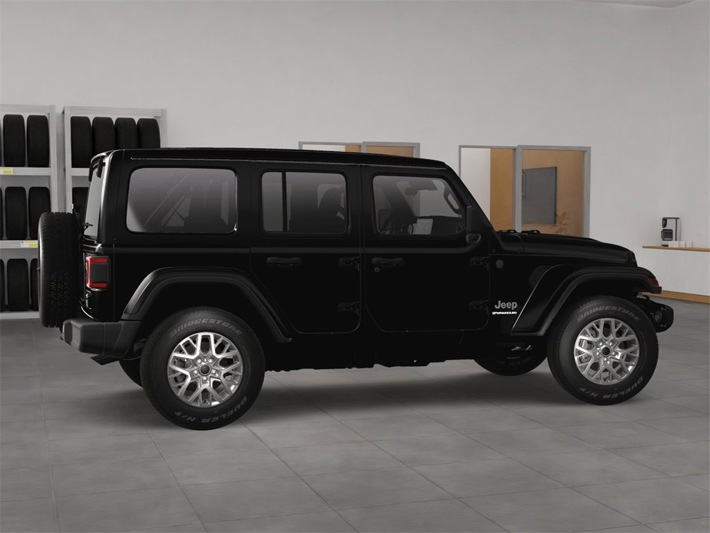 Used 2025 Jeep Wrangler Sahara image 5