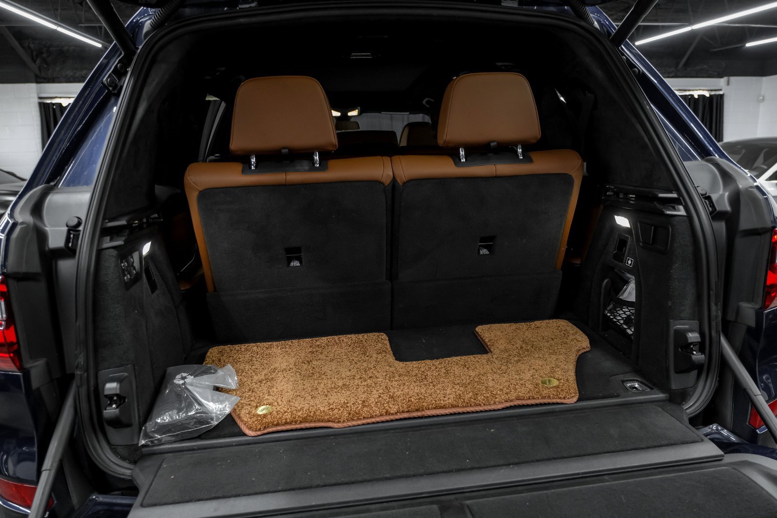 Used 2022 BMW X7 M50i w/ Executive Package image 57