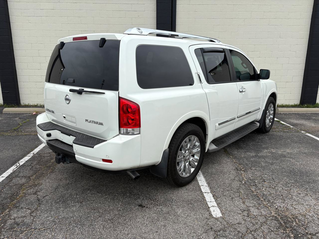 Used 2015 Nissan Armada Platinum RWD image 3