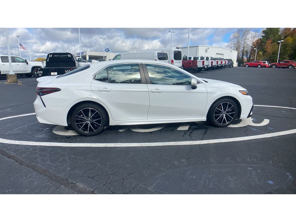 Used 2021 Toyota Camry SE image 24