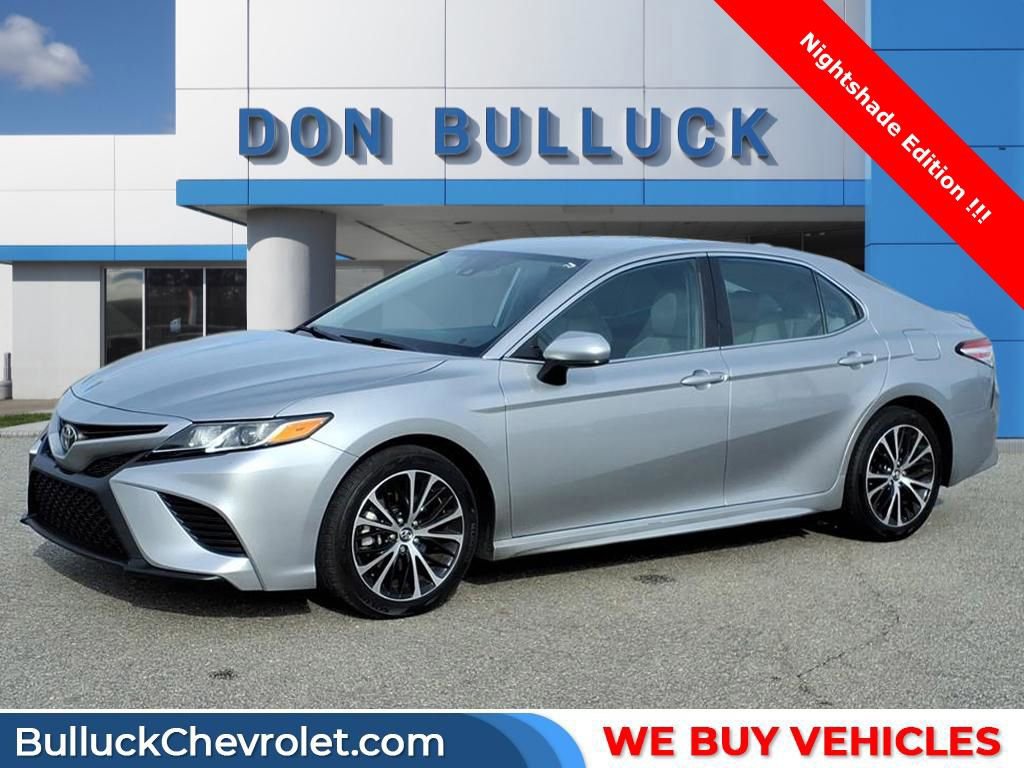 Used 2020 Toyota Camry SE image 1