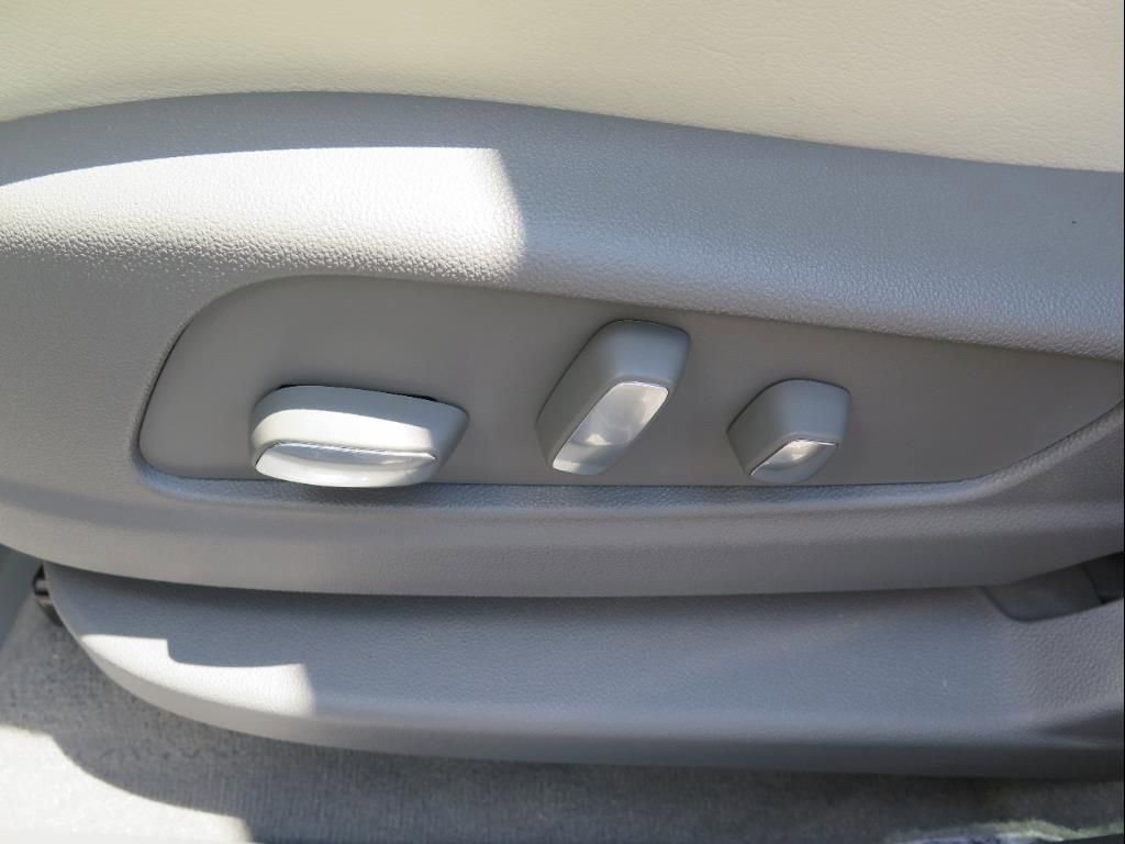 New 2025 Cadillac XT5 Premium Luxury w/ LPO, Floor Liner Package image 12