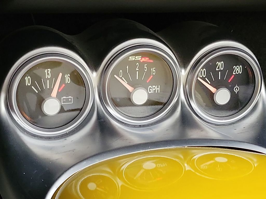 Used 2004 Chevrolet SSR w/ Preferred Equipment Group image 14