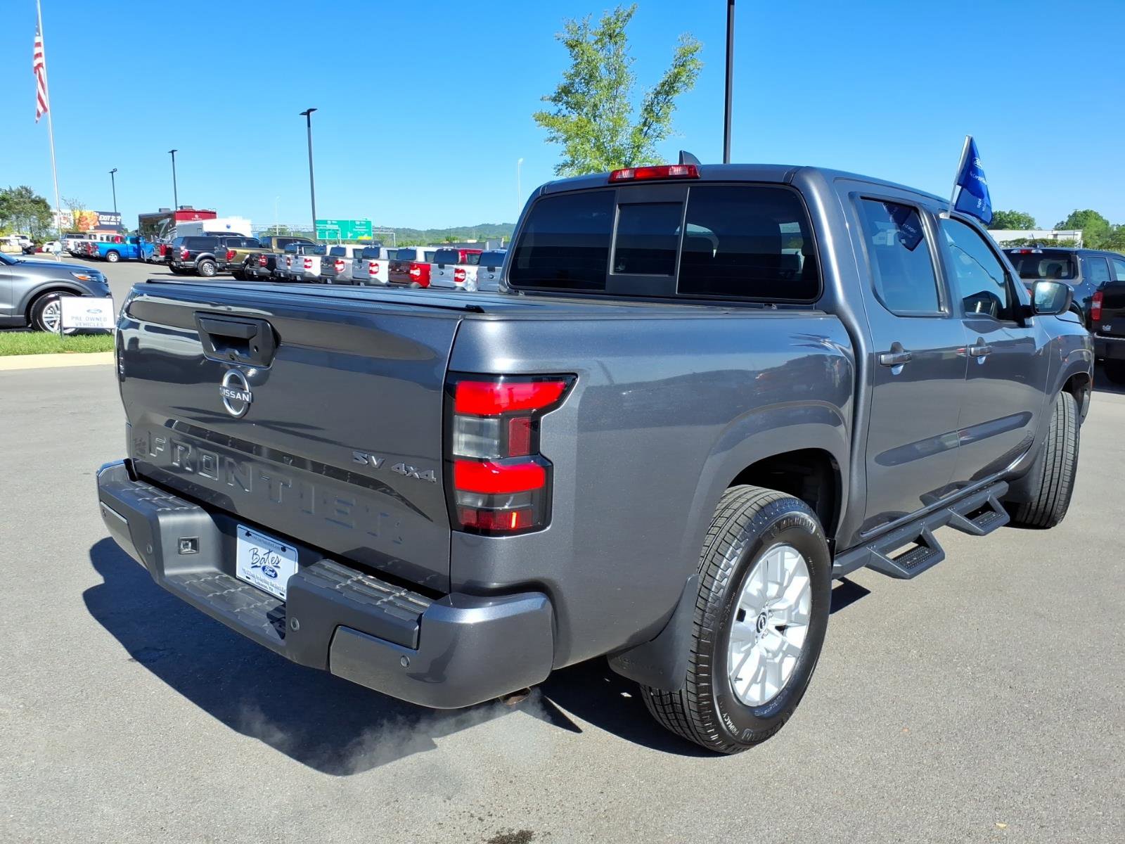 Used 2022 Nissan Frontier SV w/ Technology Package AWD/4WD image 3