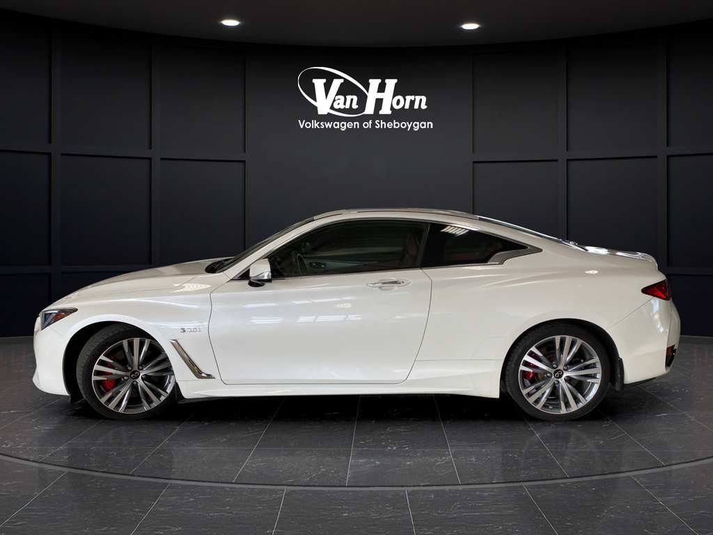 Used 2017 INFINITI Q60 Red Sport 400 AWD/4WD image 4