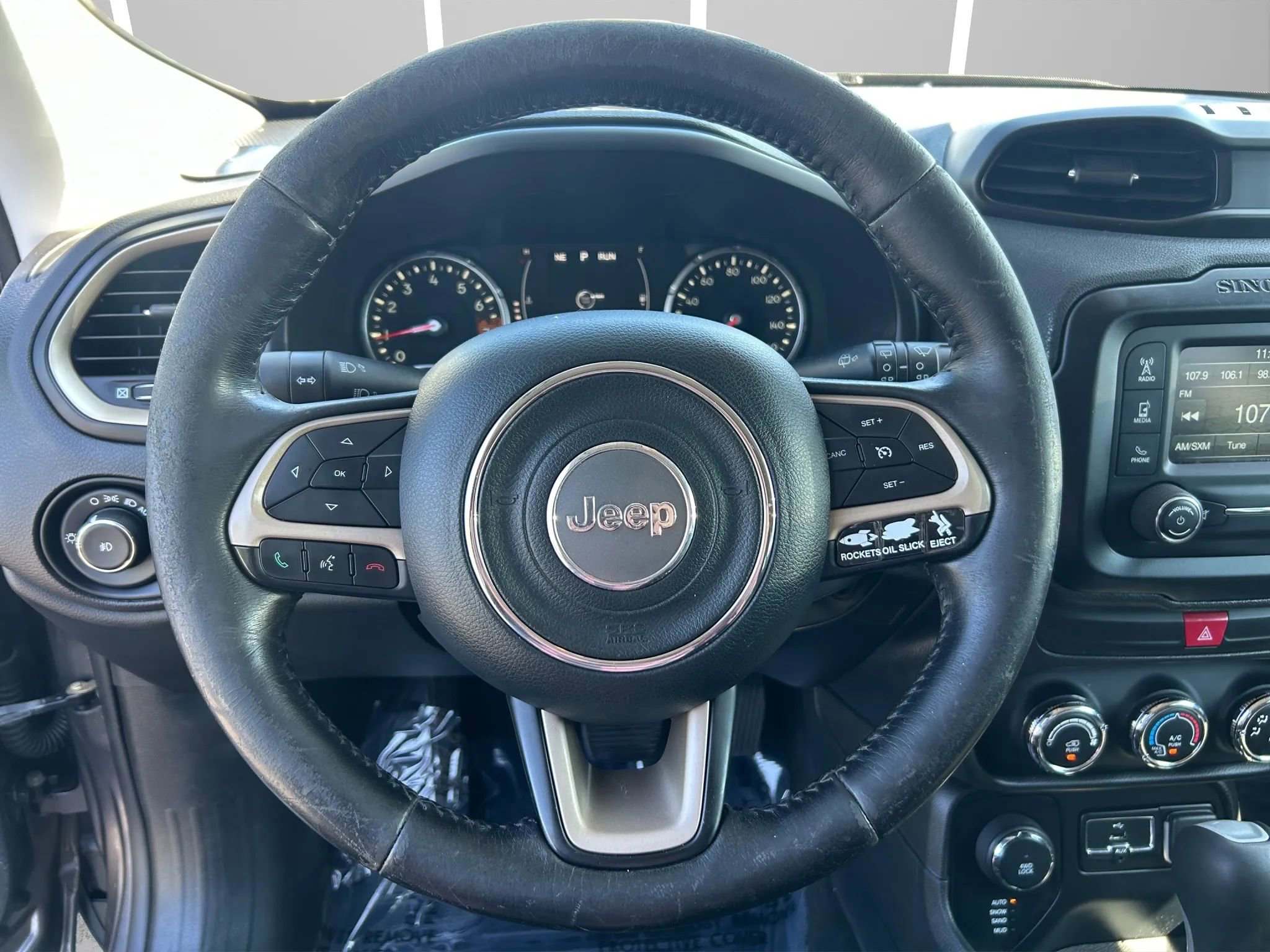 Used 2016 Jeep Renegade Latitude image 16