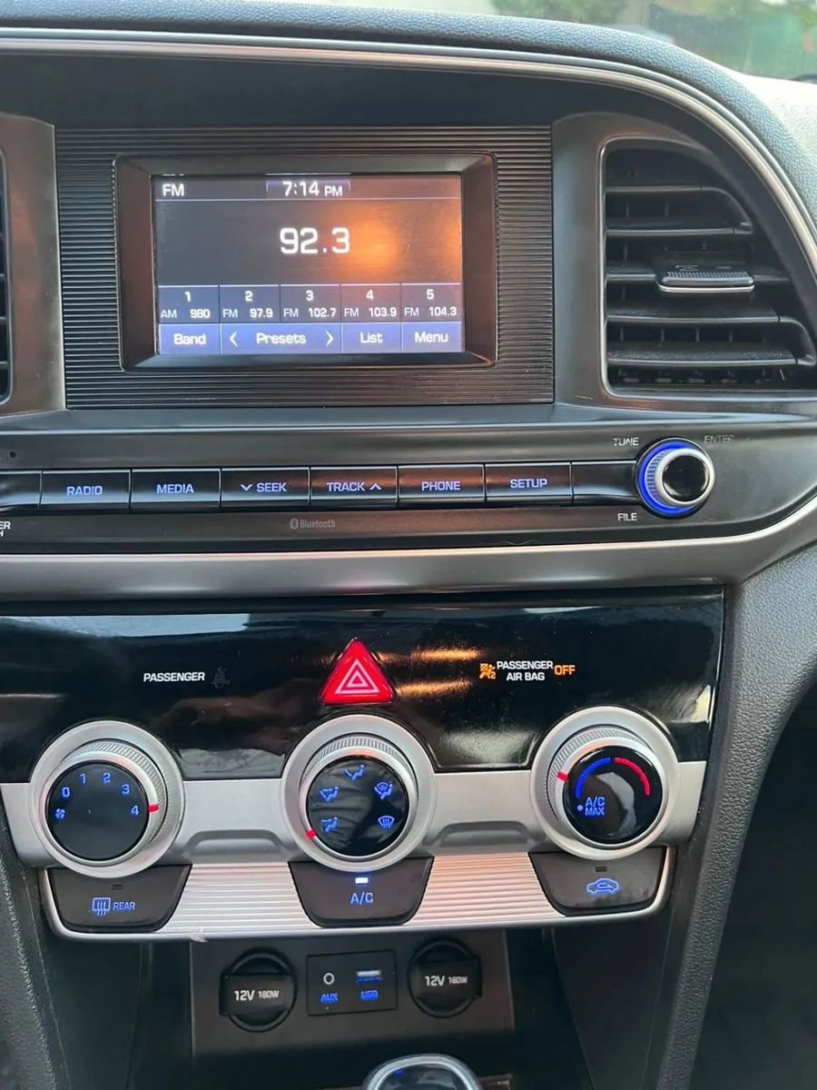 Used 2019 Hyundai Elantra SE w/ Cargo Package image 17